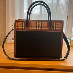 Burberry Title Bag